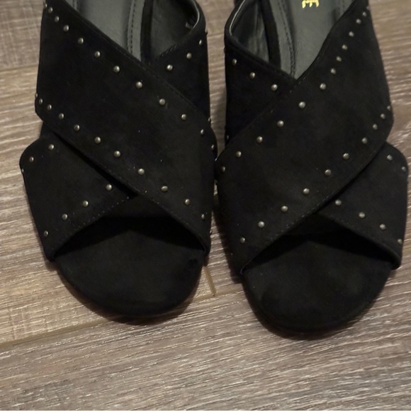 Chase + Chloe Butter soft suede Mule - Picture 5 of 11